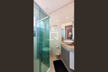 Casa à venda com 220m², 3 quartos e 4 vagas Casa à venda com 220m², 3 quartos e 4 vagasBanheiro da Suite 2