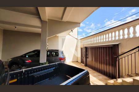 Casa à venda com 220m², 3 quartos e 4 vagas Casa à venda com 220m², 3 quartos e 4 vagasGaragem