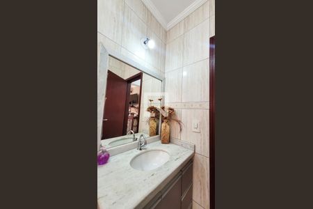 Casa à venda com 220m², 3 quartos e 4 vagas Casa à venda com 220m², 3 quartos e 4 vagasBanheiro