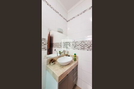 Casa à venda com 220m², 3 quartos e 4 vagas Casa à venda com 220m², 3 quartos e 4 vagasBanheiro Social