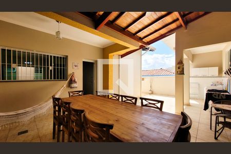 Casa à venda com 220m², 3 quartos e 4 vagas Casa à venda com 220m², 3 quartos e 4 vagasEspaço Gourmet