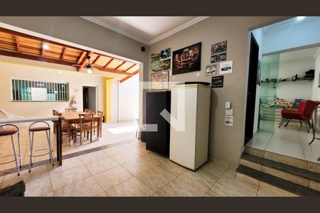 Casa à venda com 220m², 3 quartos e 4 vagas Casa à venda com 220m², 3 quartos e 4 vagasEspaço Gourmet