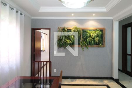 Sala de casa à venda com 4 quartos, 260m² em Floramar, Belo Horizonte