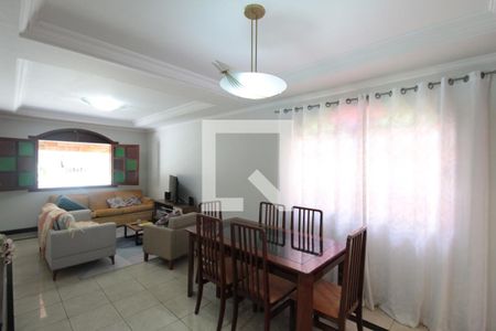 Sala de casa à venda com 4 quartos, 260m² em Floramar, Belo Horizonte