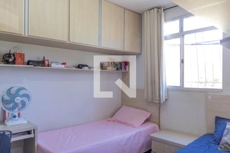 Quarto de apartamento à venda com 2 quartos, 50m² em Camargos, Belo Horizonte