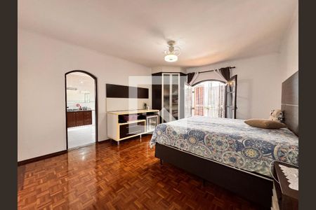 Suite  de casa à venda com 4 quartos, 219m² em Jardim Stella, Santo André