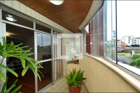 Varanda de apartamento à venda com 4 quartos, 130m² em Cachoeirinha, Belo Horizonte