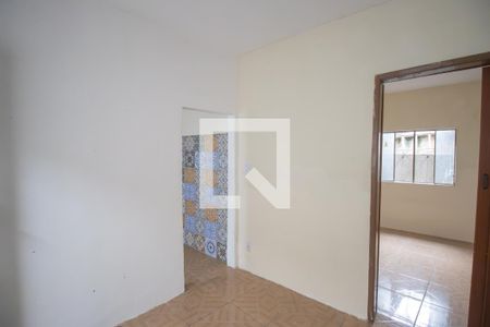 Sala de casa para alugar com 1 quarto, 45m² em Colubandê, São Gonçalo