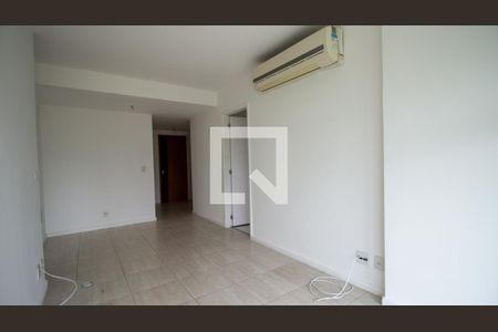 Sala de apartamento para alugar com 2 quartos, 76m² em Barra da Tijuca, Rio de Janeiro