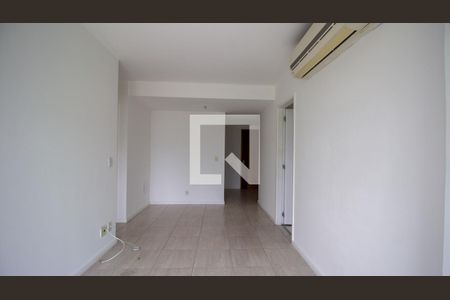 Sala de apartamento para alugar com 2 quartos, 76m² em Barra da Tijuca, Rio de Janeiro