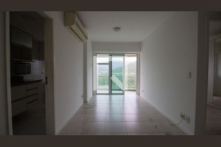 Sala de apartamento para alugar com 2 quartos, 76m² em Barra da Tijuca, Rio de Janeiro