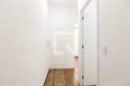 Corredor de casa à venda com 8 quartos, 160m² em Vila Gomes Cardim, São Paulo