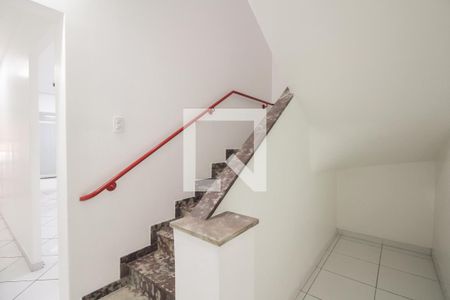 Escada de casa à venda com 8 quartos, 160m² em Vila Gomes Cardim, São Paulo