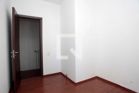 Quarto 2 de casa para alugar com 3 quartos, 90m² em São Geraldo, Porto Alegre