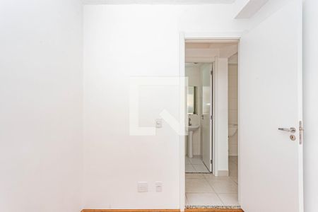 Quarto 1 de apartamento à venda com 2 quartos, 32m² em Parque Fongaro, São Paulo