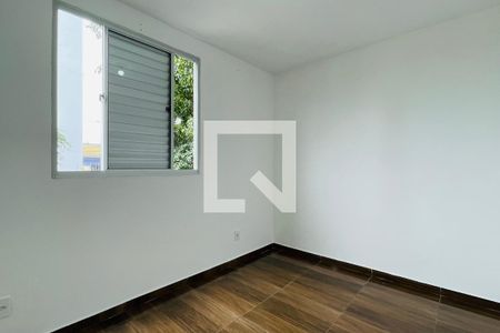 Quarto 2 de apartamento para alugar com 2 quartos, 42m² em Jardim Carvalho, Guarulhos