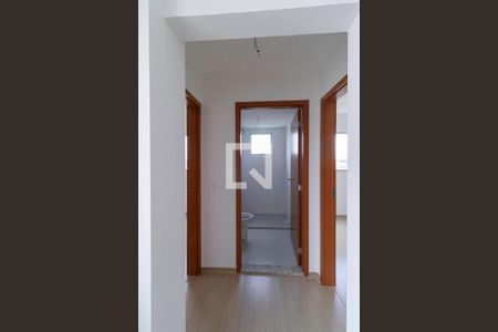 Corredor de apartamento à venda com 2 quartos, 49m² em Goiânia, Belo Horizonte