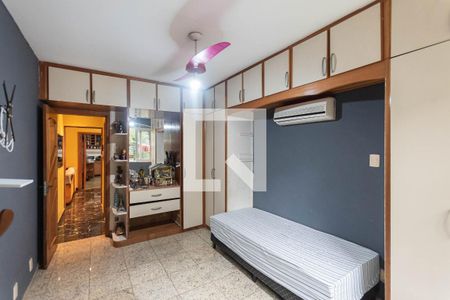 Quarto 1 de casa para alugar com 2 quartos, 150m² em Grajaú, Rio de Janeiro