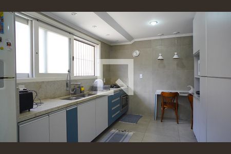 Cozinha de casa à venda com 4 quartos, 360m² em Jardim São Pedro, Porto Alegre