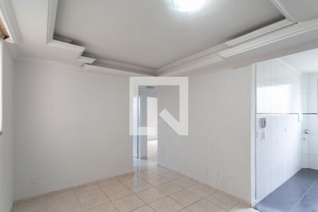 Sala de apartamento para alugar com 3 quartos, 60m² em São João Batista (venda Nova), Belo Horizonte