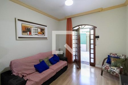 Sala de casa à venda com 2 quartos, 360m² em Jardim Laguna, Contagem