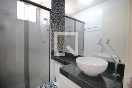 Banheiro de apartamento à venda com 2 quartos, 46m² em Camargos, Belo Horizonte