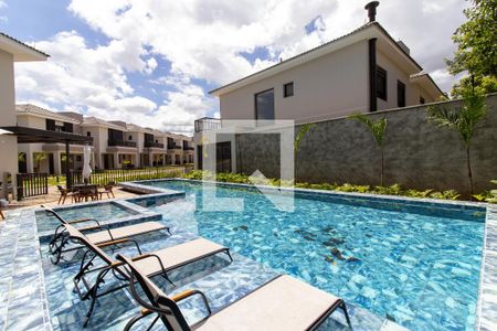 Casa de condomínio à venda com 139m², 3 quartos e 2 vagas Casa de condomínio à venda com 139m², 3 quartos e 2 vagasPiscina