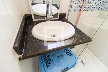 Casa de condomínio à venda com 67m², 2 quartos e 1 vaga Casa de condomínio à venda com 67m², 2 quartos e 1 vagaBanheiro da Suíte 2