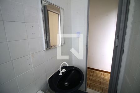 Banheiro de apartamento para alugar com 1 quarto, 36m² em Parada de Lucas, Rio de Janeiro