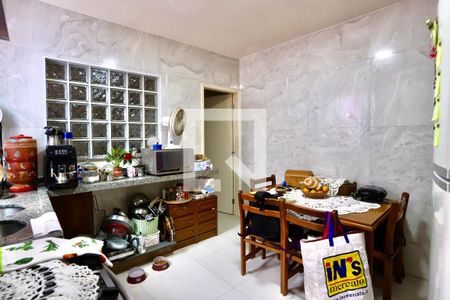 Casa à venda com 400m², 4 quartos e 2 vagas Casa à venda com 400m², 4 quartos e 2 vagasCozinha 2