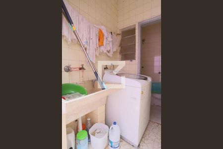 Casa à venda com 400m², 4 quartos e 2 vagas Casa à venda com 400m², 4 quartos e 2 vagasLavanderia