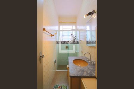 Casa à venda com 400m², 4 quartos e 2 vagas Casa à venda com 400m², 4 quartos e 2 vagasBanheiro 2