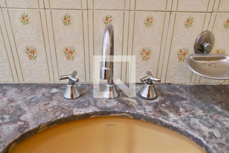 Casa à venda com 400m², 4 quartos e 2 vagas Casa à venda com 400m², 4 quartos e 2 vagasBanheiro 2