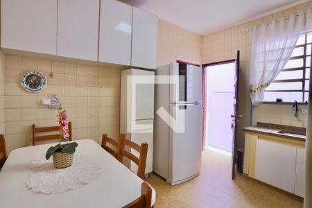 Casa à venda com 400m², 4 quartos e 2 vagas Casa à venda com 400m², 4 quartos e 2 vagasCozinha 1