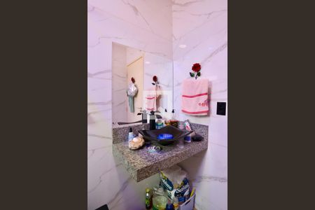 Casa à venda com 400m², 4 quartos e 2 vagas Casa à venda com 400m², 4 quartos e 2 vagasBanheiro 3