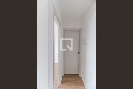 Corredor de apartamento para alugar com 2 quartos, 40m² em Vila da Oportunidade, Carapicuíba