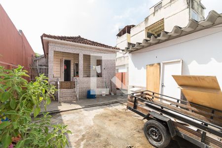 Casa à venda com 200m², 3 quartos e 5 vagas Casa à venda com 200m², 3 quartos e 5 vagasQuintal