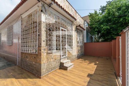 Casa à venda com 200m², 3 quartos e 5 vagas Casa à venda com 200m², 3 quartos e 5 vagasVaranda da frente