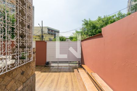 Casa à venda com 200m², 3 quartos e 5 vagas Casa à venda com 200m², 3 quartos e 5 vagasVaranda da frente