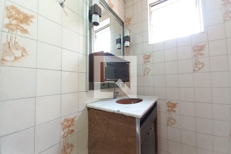 Banheiro de apartamento à venda com 1 quarto, 59m² em Centro, Campinas