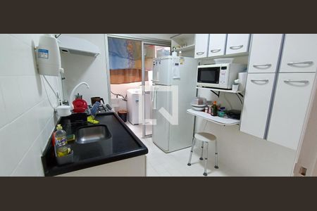 Cozinha de apartamento para alugar com 3 quartos, 80m² em Real Parque, São Paulo