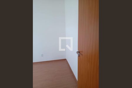 Quarto de apartamento à venda com 2 quartos, 42m² em Sapucaias, Contagem