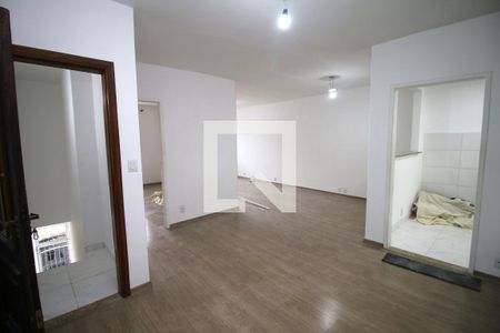 Sala de casa para alugar com 2 quartos, 85m² em Penha Circular, Rio de Janeiro