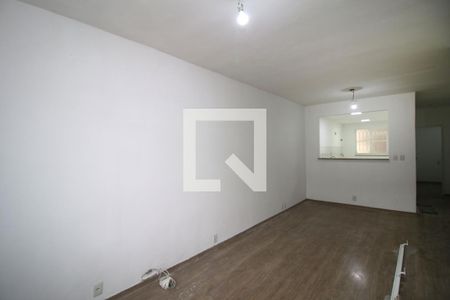 Sala de casa para alugar com 2 quartos, 85m² em Penha Circular, Rio de Janeiro