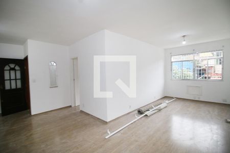 Sala de casa para alugar com 2 quartos, 85m² em Penha Circular, Rio de Janeiro