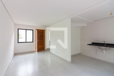 Sala  de casa à venda com 2 quartos, 70m² em Quitaúna, Osasco