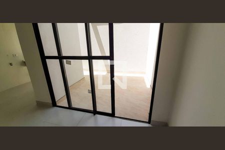 Sacada de casa à venda com 2 quartos, 69m² em Quitaúna, Osasco