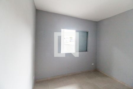 Quarto de casa para alugar com 1 quarto, 40m² em Jardim Santa Brigida, Carapicuíba