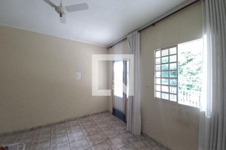 Sala de TV de casa para alugar com 5 quartos, 300m² em Parque Via Norte, Campinas