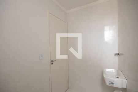 Banheiro de apartamento para alugar com 1 quarto, 31m² em Vila Mazzei, São Paulo